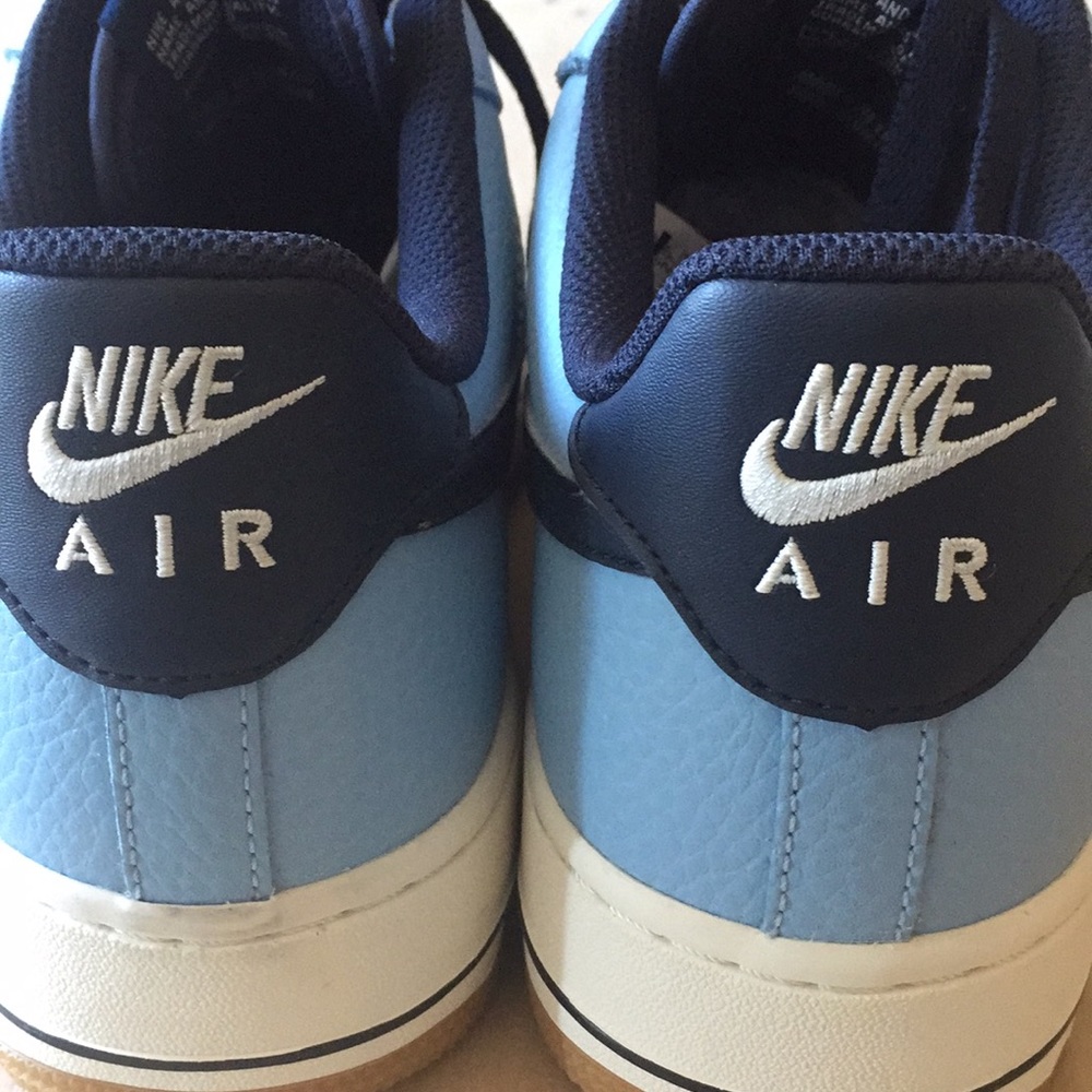 Nike Air Force One - Picture 4 of 15